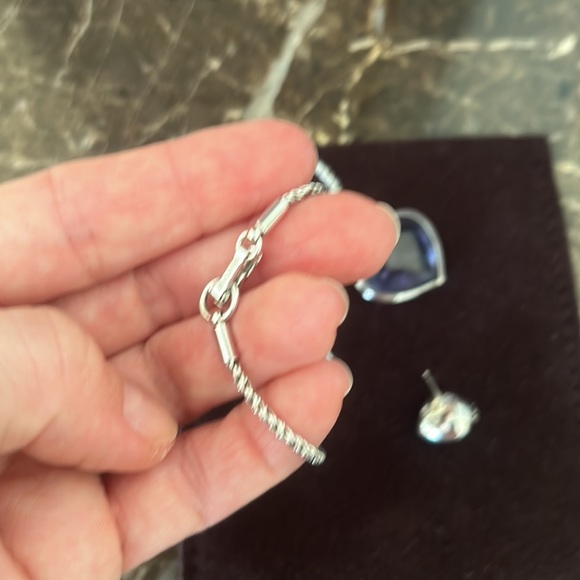 Swarovski crystal necklace and earrings. Purple center crystal. - Picture 6 of 8